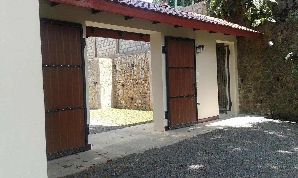 The Buena Vista Kandy Exterior foto
